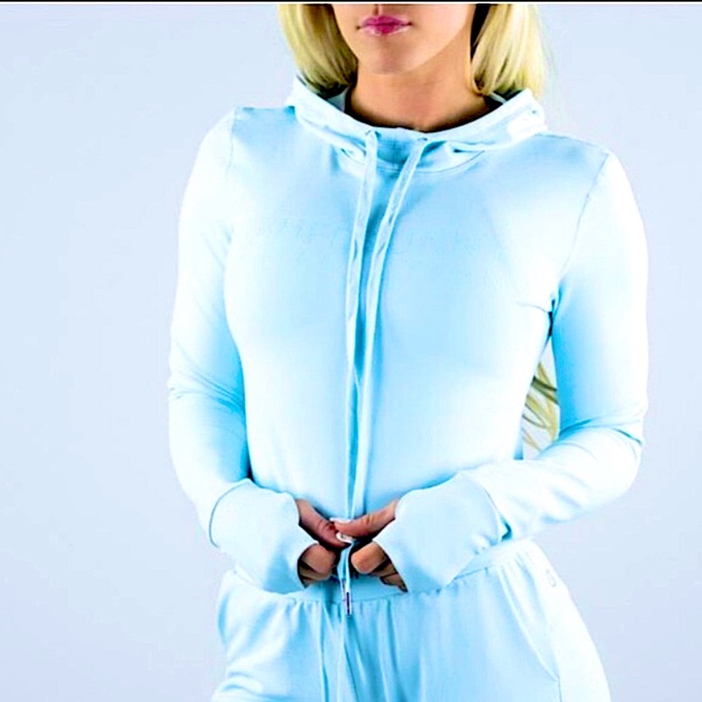 BuffBunny Jasmine Cropped hoodie in Arctic